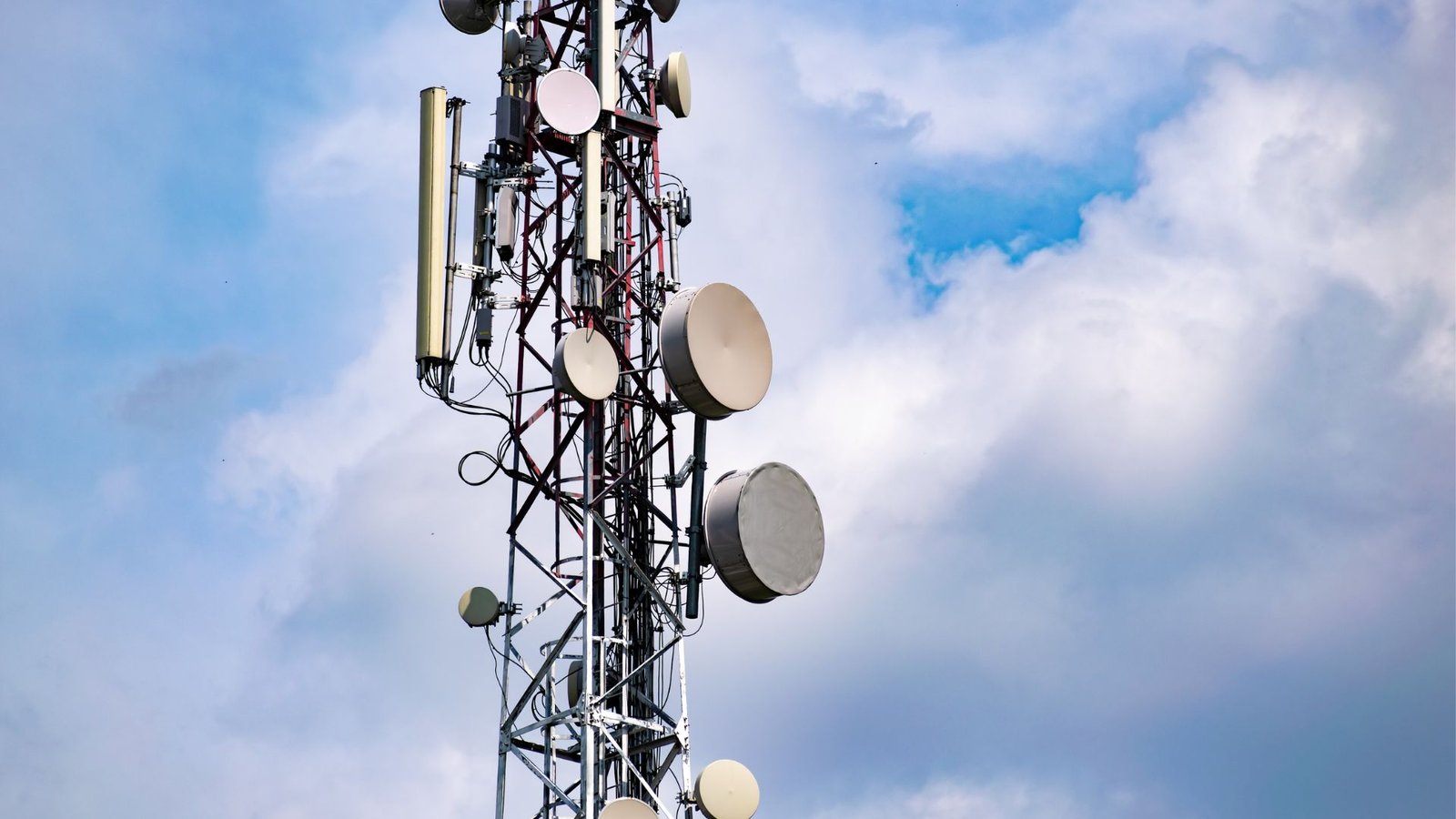 India Telecom Market Size and Forecast 2025–2033: Growth, Competition, and the Road Ahead